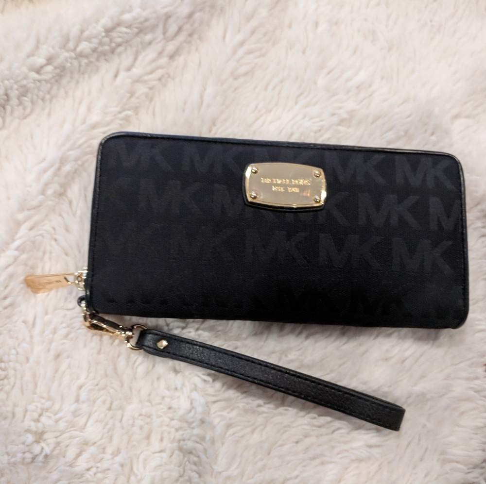 Michael Kors Jet Set Wallet